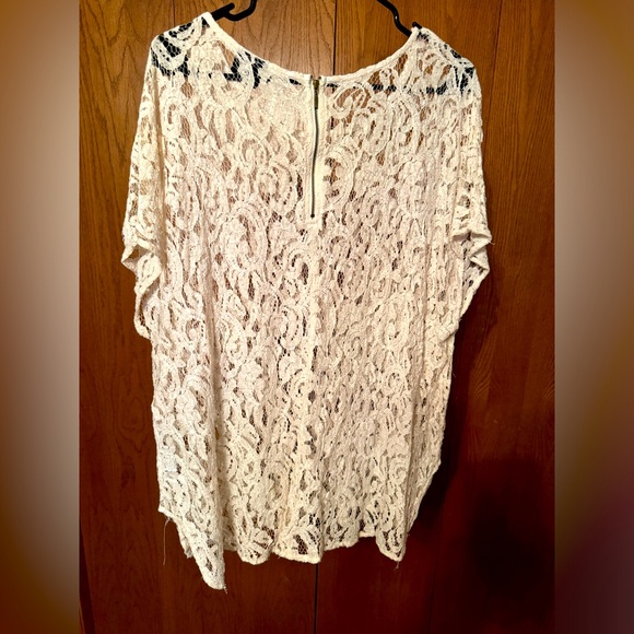 Bobeau 2X Cream Lace Top - Picture 2 of 2